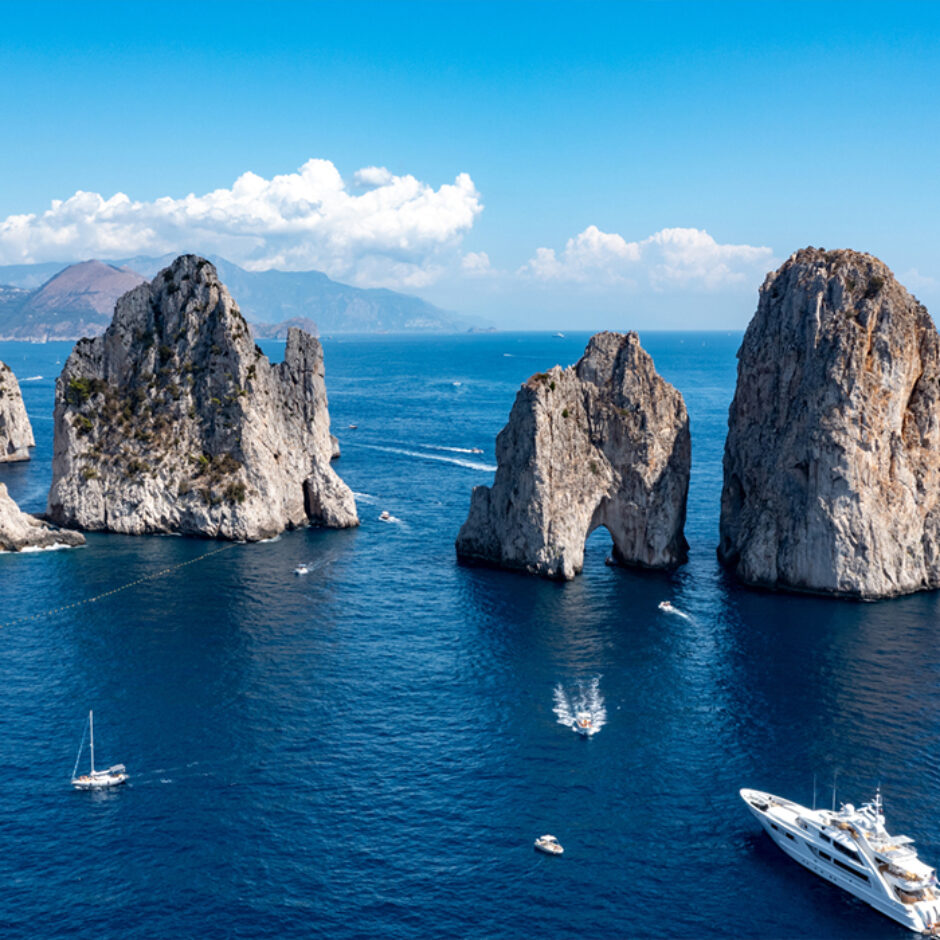 capri-tower-boat